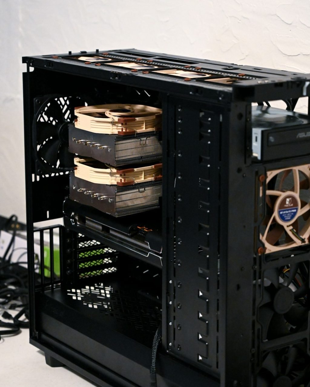 photo-1591238372408-8b98667c0460